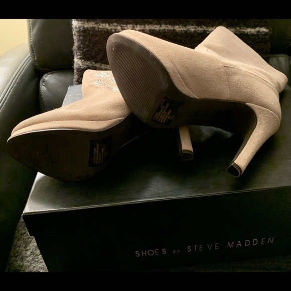 STEVE MADDEN approx 4” booties. NWNT. Size 6. Fiona’s Taupe is the color. - Picture 6 of 10